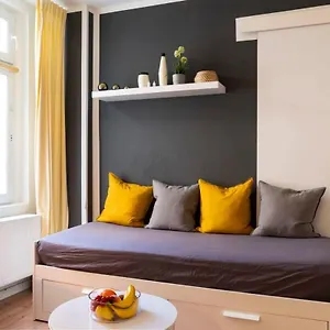 Apartment 2 Bedroom In Great Location In Kreuzberg, Berlin